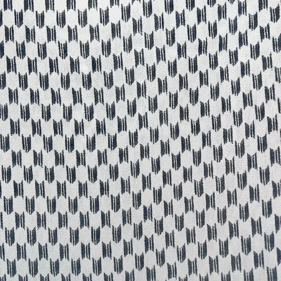 H&M Black and White Patterned Blouse - Picture 4 of 4